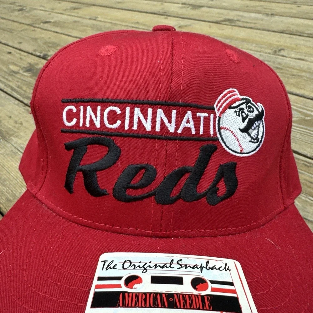 Vintage 90s Cincinnati Reds Snapback Hat MLB Red Cap American Needle